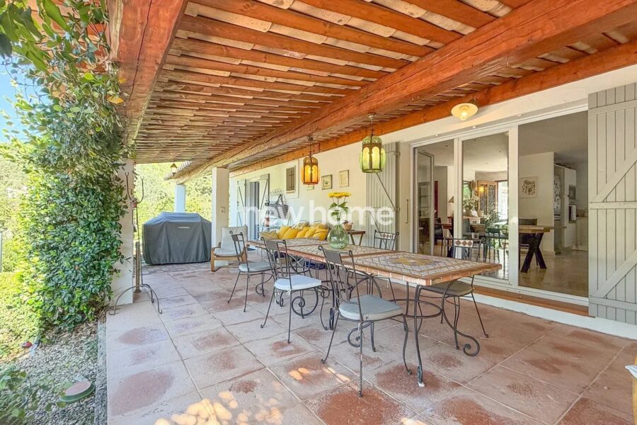 Maison à vendre à Entrecasteaux — Vue parc & jardin — photo 14
