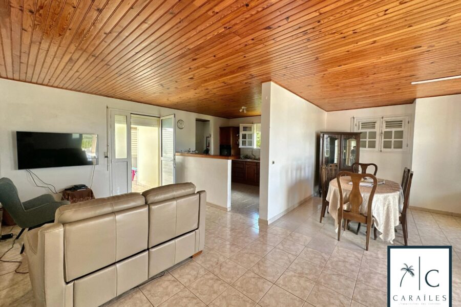 Maison à vendre à Rivière-Salée — Vue mer — photo 2