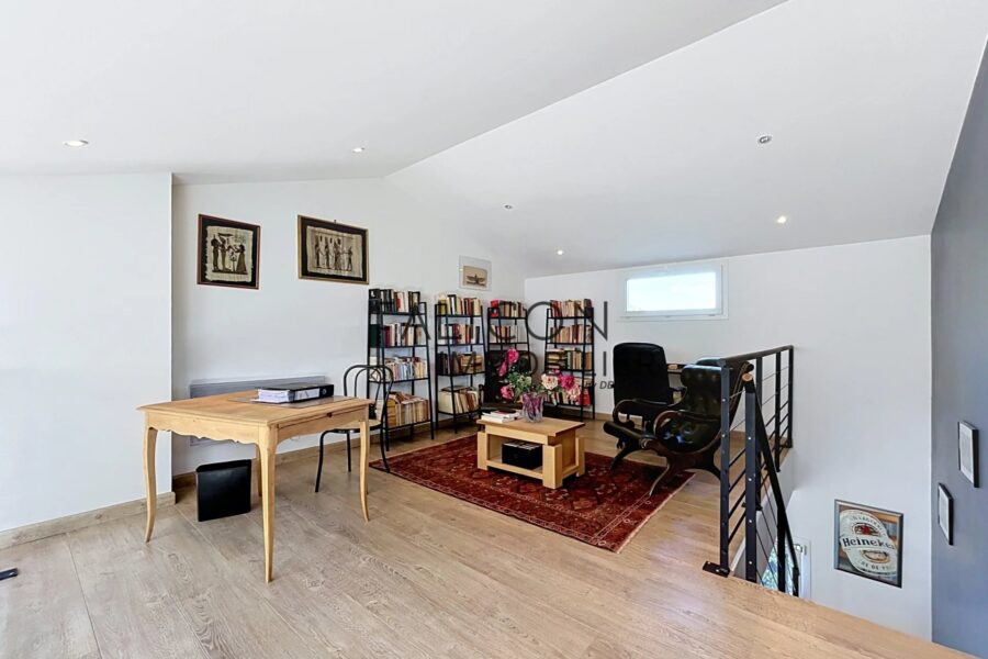 Maison à vendre à La Celle — Vue montagne — photo 9