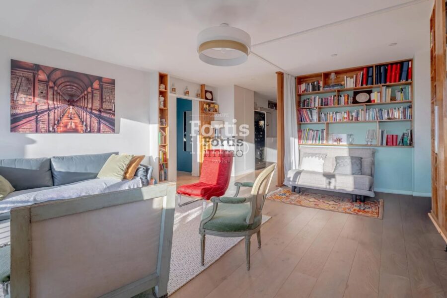 Appartement à vendre à Paris 18e arrondissement — Vue sur la ville — photo 4