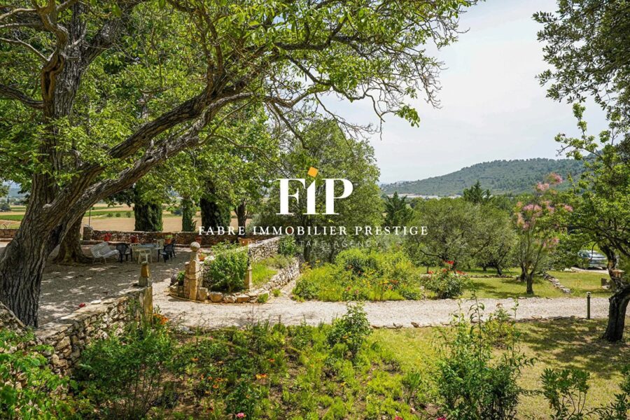 Maison à vendre à Saint-maximin-la-sainte-baume — Vue nature — photo 12