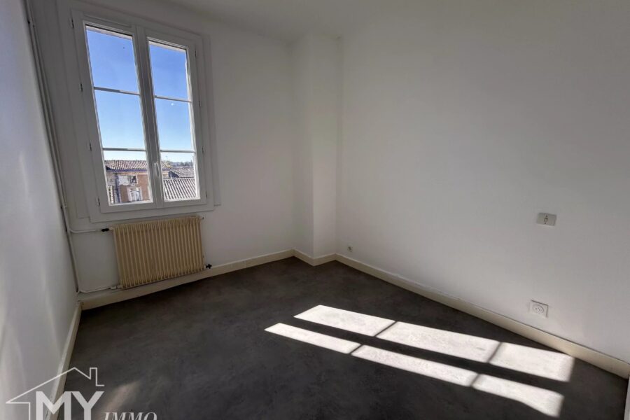Maison à vendre à Sainte-Foy-la-Grande — Vue sur la ville — photo 12