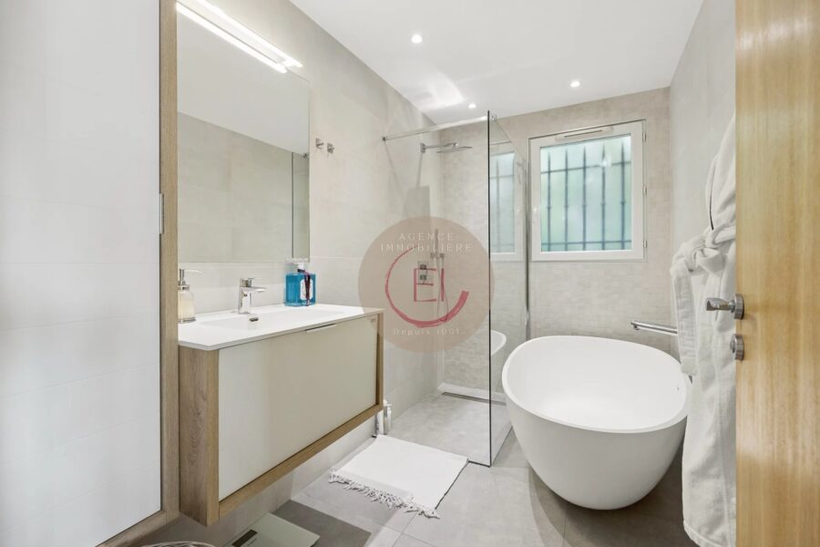 Maison à vendre à Les Adrets-de-l&rsquo;Estérel — Vue mer — photo 13