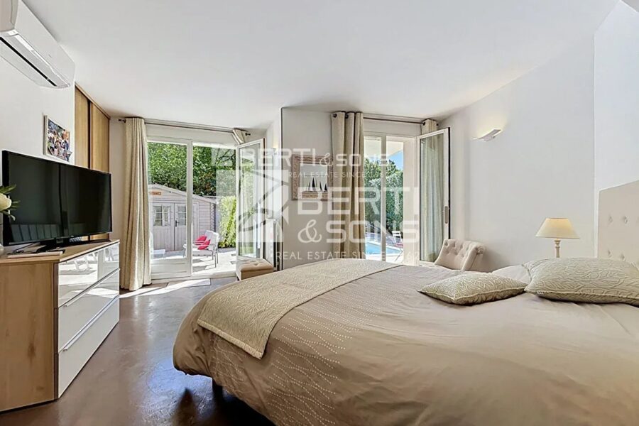 Maison à vendre à Mandelieu-la-Napoule — Vue mer — photo 10