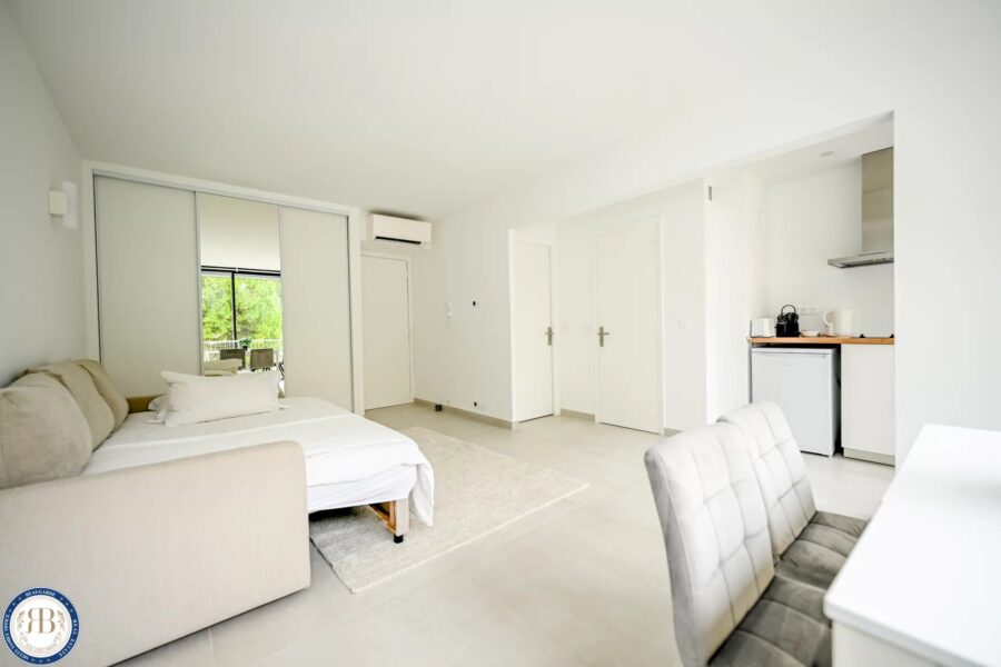 Appartement à vendre à Beaulieu-sur-Mer — Vue montagne — photo 9