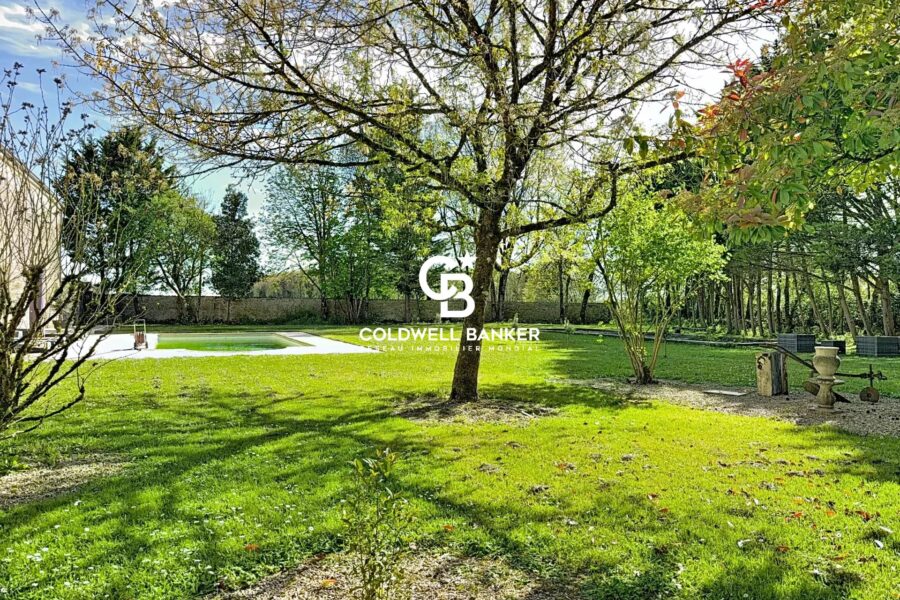 Maison à vendre à Aumagne — Vue parc & jardin — photo 1