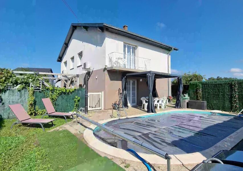 Maison à vendre à Sainte-Croix-en-Plaine — Vue parc & jardin — photo 3