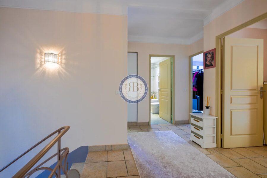 Maison à vendre à Cannes — Vue mer — photo 9