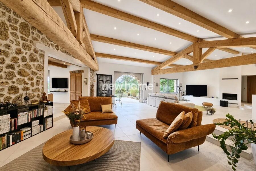 Maison à vendre à Saint-Antonin-du-Var — Vue montagne — photo 17