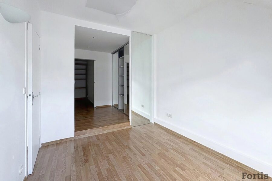 Appartement à vendre à Paris 8e arrondissement — Vue sur la ville — photo 17
