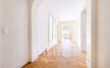 Appartement à louer à Paris 8e arrondissement — Vue sur la ville — photo 7