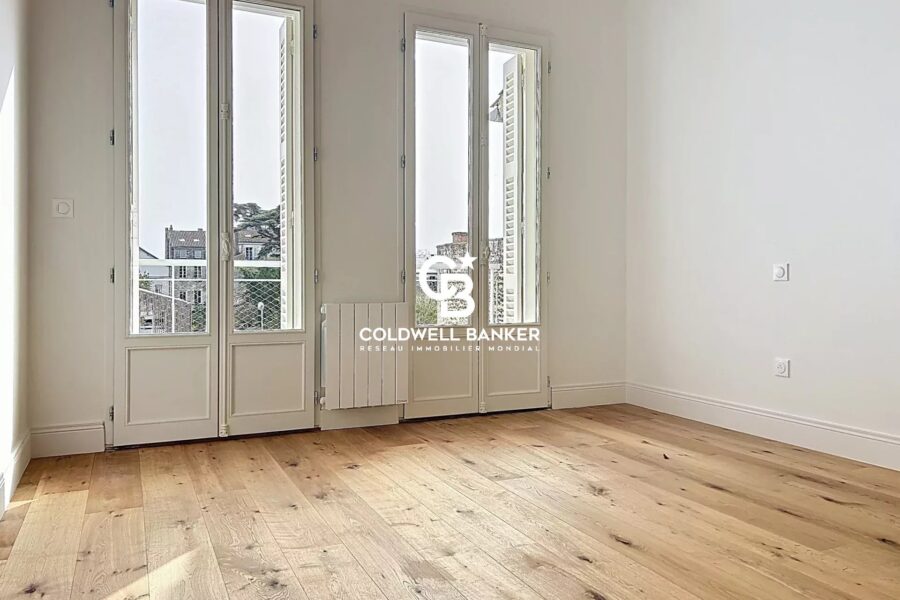 Appartement à vendre à Rochefort — Vue sur la ville — photo 8