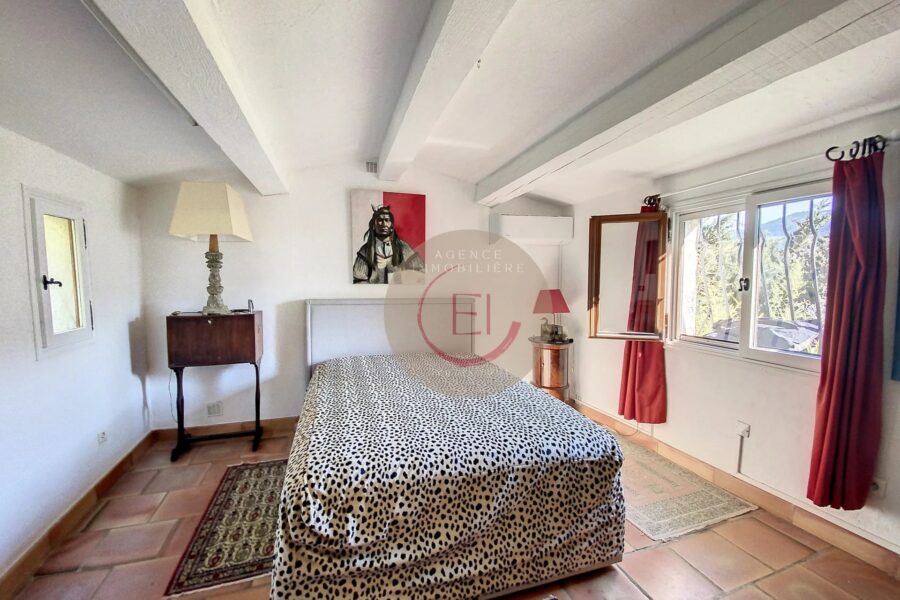 Maison à vendre à Les Adrets-de-l&rsquo;Estérel — Vue montagne — photo 11