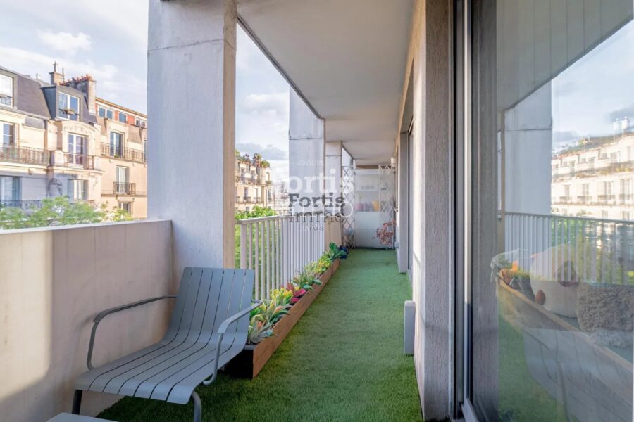 Appartement à vendre à Paris 18e arrondissement — Vue sur la ville — photo 10