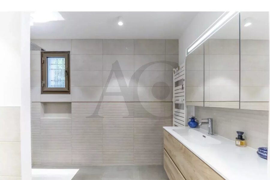 Maison à vendre à Villeneuve-Loubet — Vue mer — photo 11