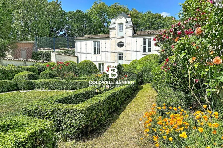 Maison à vendre à La Rochelle — Vue parc & jardin — photo 6