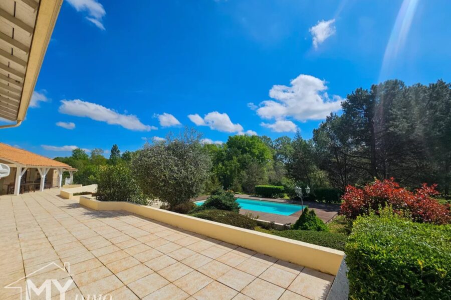 Maison à vendre à Pineuilh — Vue montagne — photo 32
