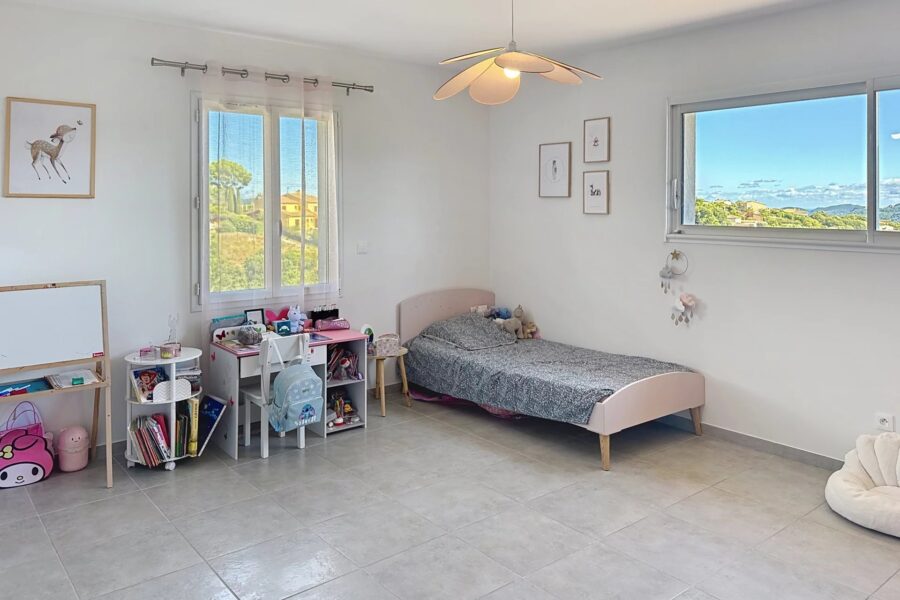 Maison à vendre à Les Adrets-de-l&rsquo;Estérel — Vue montagne — photo 33