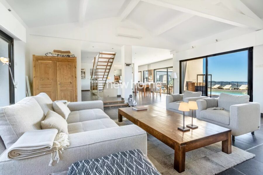 Maison à vendre à Les Adrets-de-l&rsquo;Estérel — Vue mer — photo 9