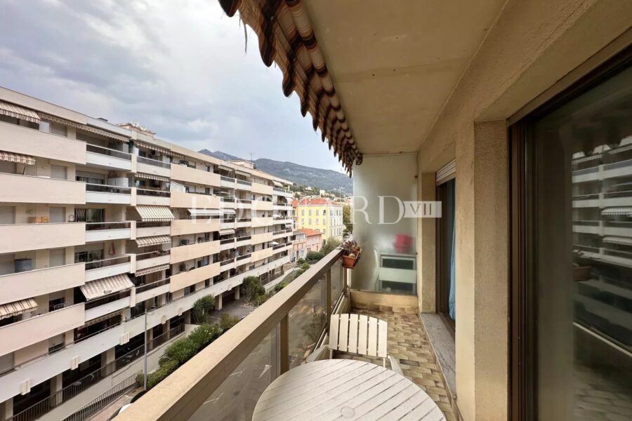 Appartement à vendre à Menton — Vue sur la ville — photo 1