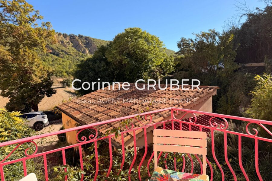 Maison à vendre à Saint-Jeannet — Vue montagne — photo 1