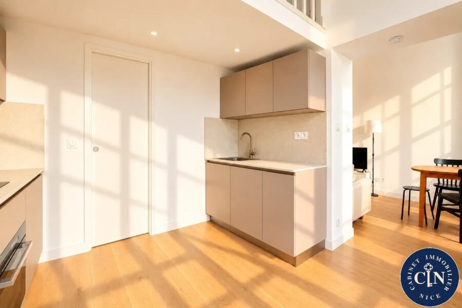 Appartement à vendre à Nice — Vue sur la ville — photo 8