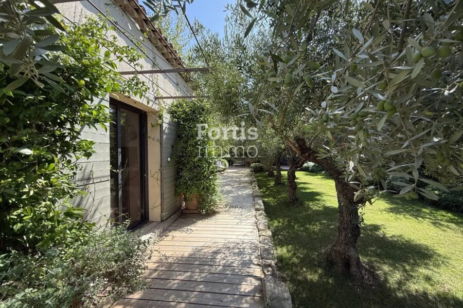 Maison à vendre à Paradou — Vue montagne — photo 25
