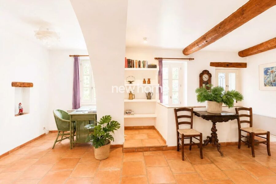 Maison à vendre à La Garde-Freinet — Vue sur la ville — photo 8