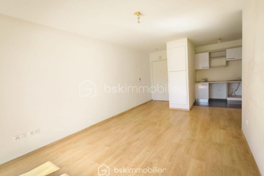 Appartement à vendre à Le Plessis-Trévise — Vue sur la ville — photo 4