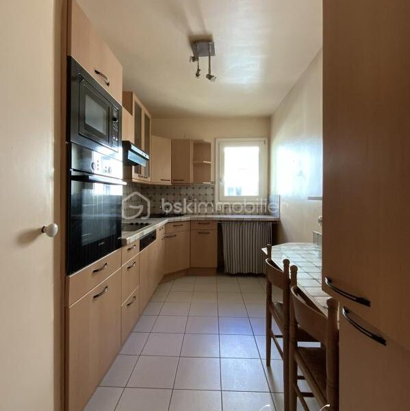 Appartement à vendre à Suresnes — Vue sur la ville — photo 4