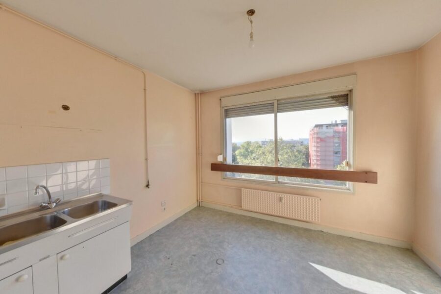 Appartement à vendre à Lyon 4e Arrondissement — Vue sur la ville — photo 4