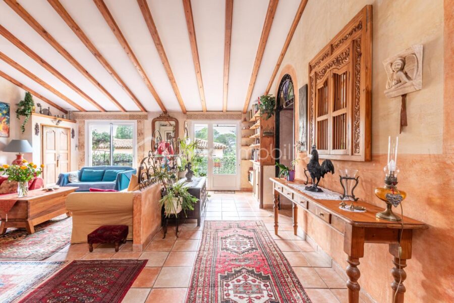 Maison à vendre à Saint-Raphaël — Vue parc & jardin — photo 4