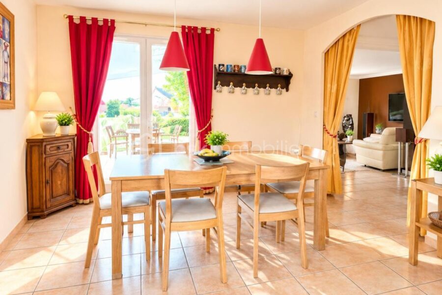 Maison à vendre à Saint-Martin-en-Haut — Vue parc & jardin — photo 4