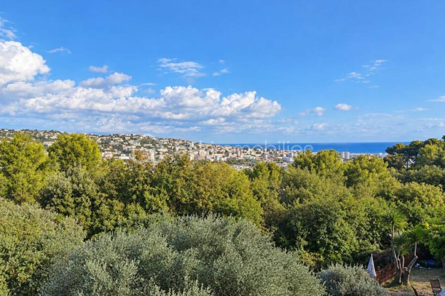 Appartement à vendre à Saint-Laurent-du-Var — Vue mer — photo 1