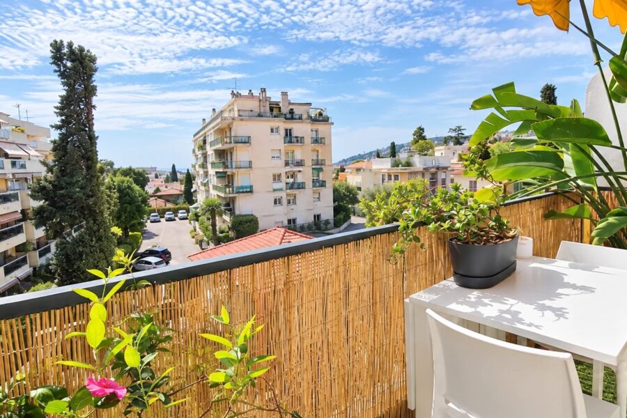 Appartement à louer à Nice — Vue sur la ville — photo 1