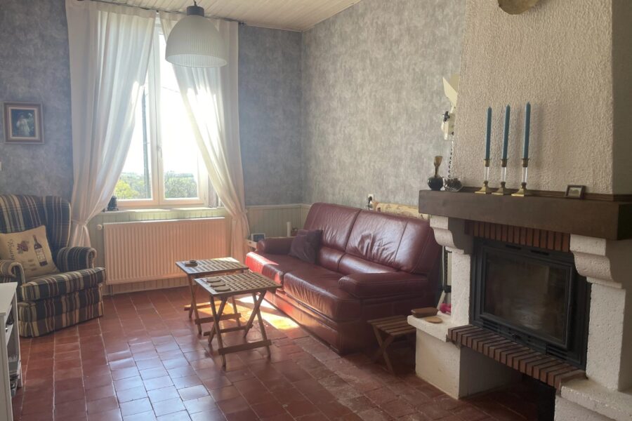 Maison à vendre à Saint-Léger-de-Fougeret — Vue montagne — photo 9
