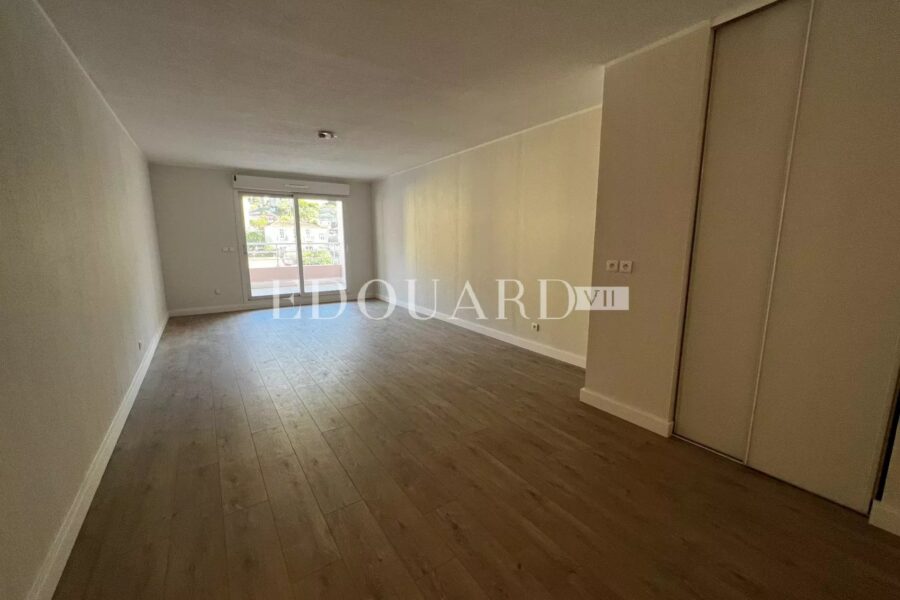 Appartement à vendre à Menton — Vue sur la ville — photo 2