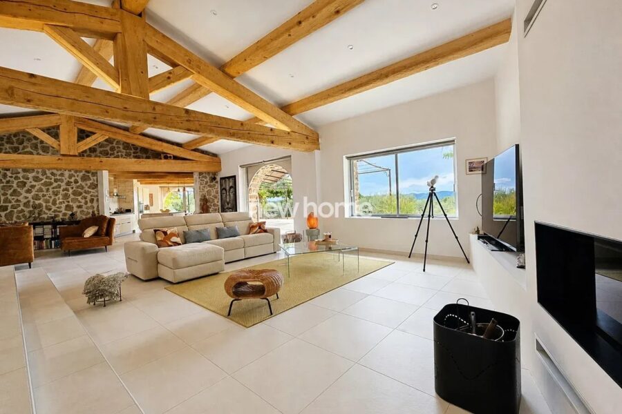 Maison à vendre à Saint-Antonin-du-Var — Vue montagne — photo 16