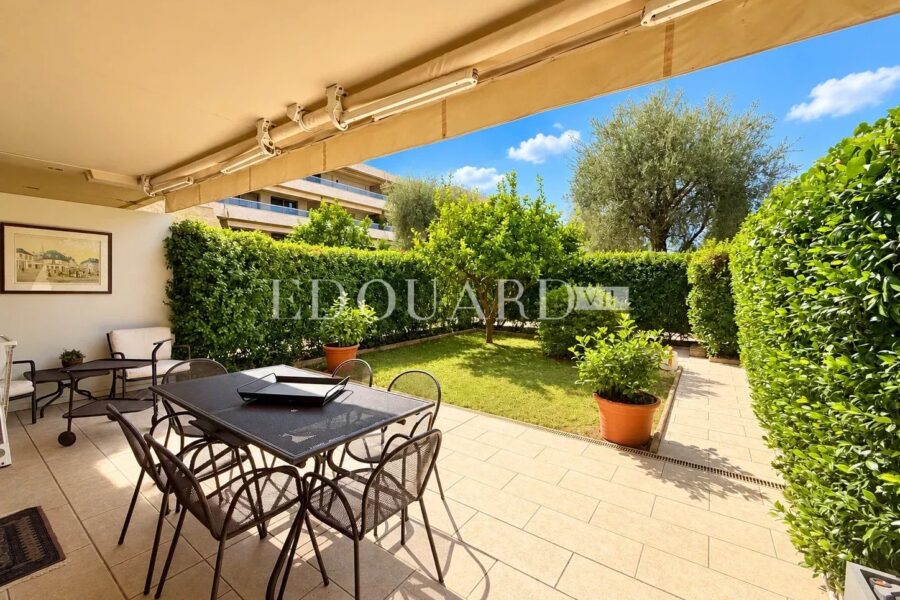 Appartement à vendre à Roquebrune-Cap-Martin — Vue parc & jardin — photo 2