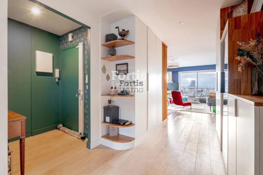 Appartement à vendre à Paris 18e arrondissement — Vue sur la ville — photo 5