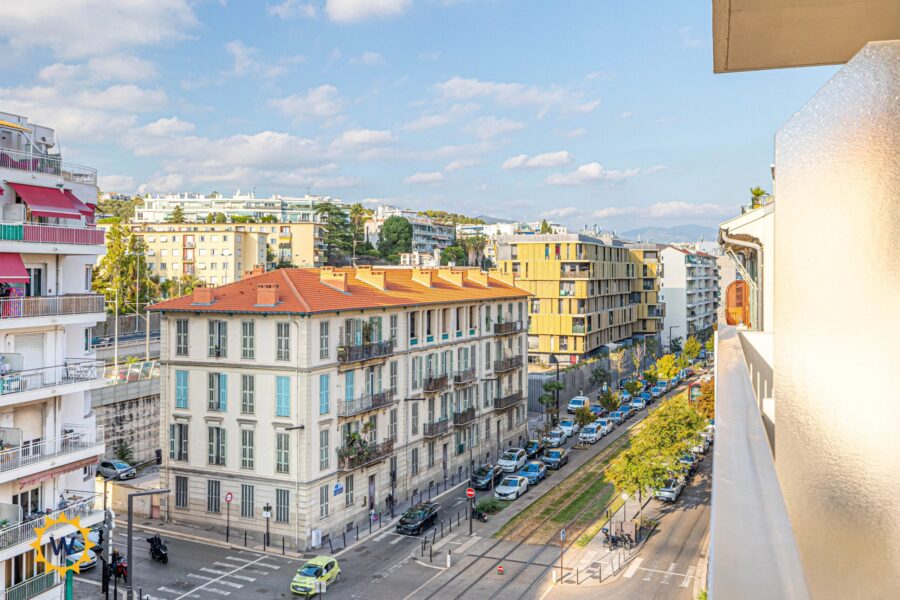 Appartement à vendre à Nice — Vue sur la ville — photo 1