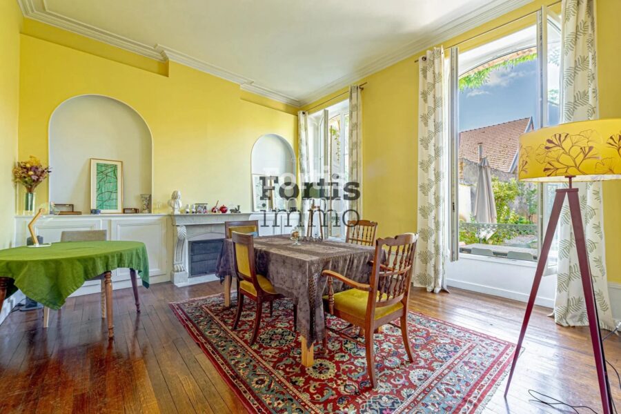 Maison à vendre à Villeneuve-sur-Yonne — Vue parc & jardin — photo 5