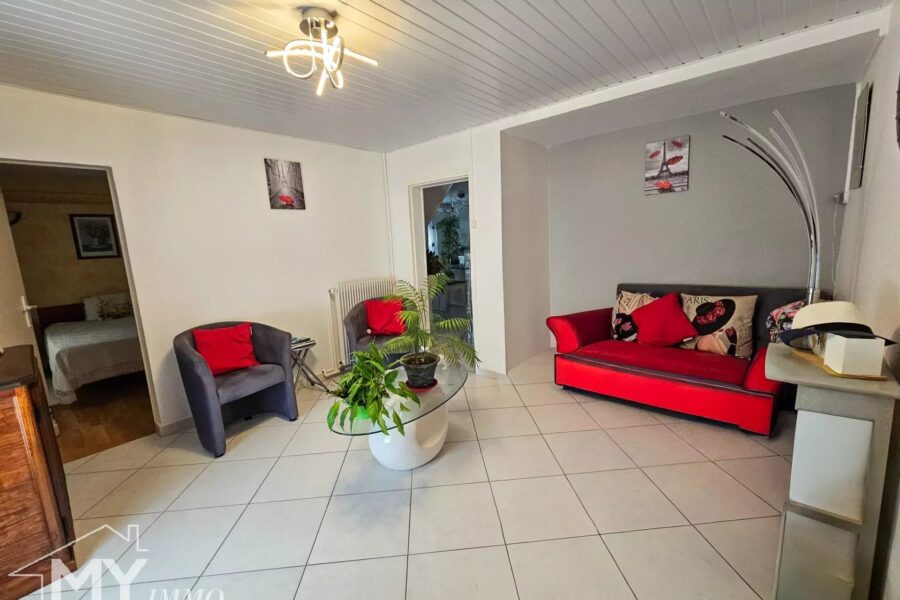 Maison à vendre à La Roquille — Vue parc & jardin — photo 18