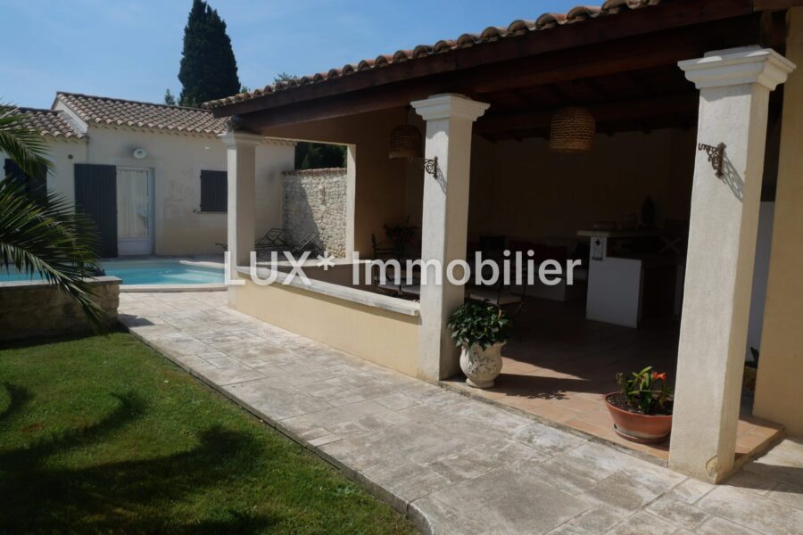 Maison à vendre à Saint-Rémy-de-Provence — Vue parc & jardin — photo 6