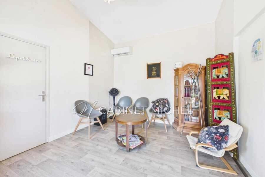 Maison à vendre à Le Rouret — Vue parc & jardin — photo 20