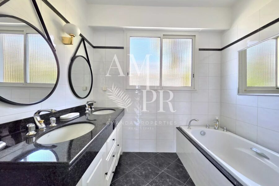 Maison à vendre à Vallauris — Vue mer — photo 17