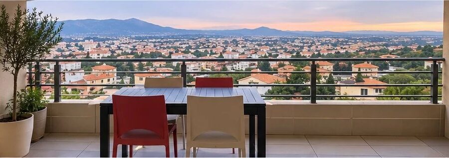 Appartement à vendre à Saint-raphaël — Vue sur la ville — photo 1