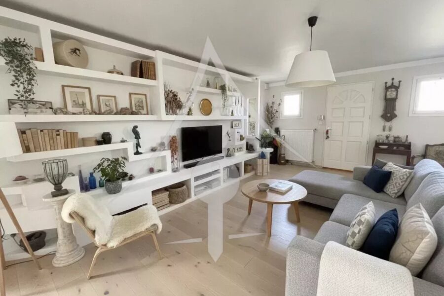 Maison à vendre à Saint-Hilaire — Vue parc & jardin — photo 4