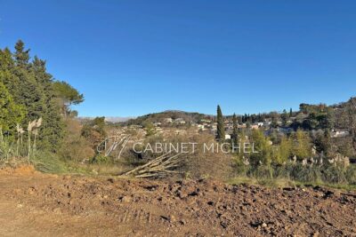 Terrain à vendre à Valbonne