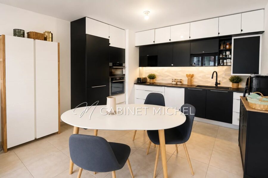 Appartement à vendre à Roquefort-les-Pins — Vue parc & jardin — photo 4